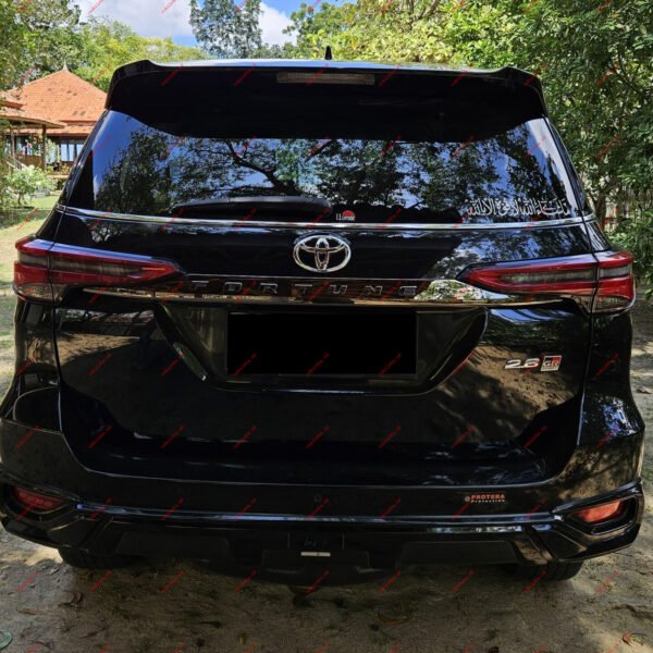 Toyota Fortuner 2.8 VRZ (GR) 4x2 - Gambar 3