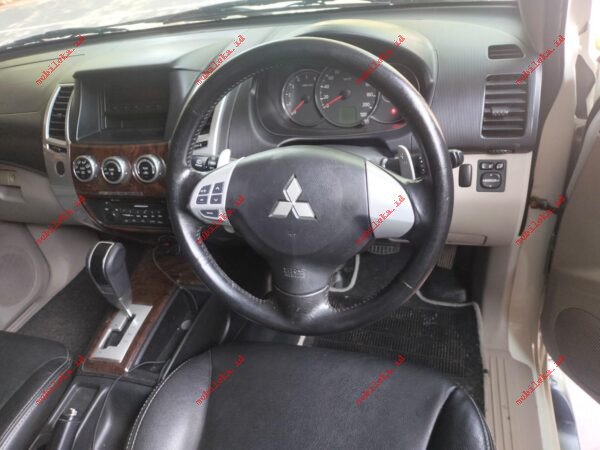 Mitsubishi Pajero Dakar - Gambar 6