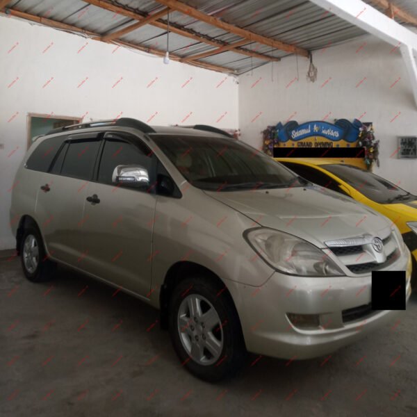 Toyota Innova G - Gambar 4