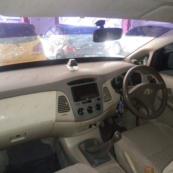 Toyota Innova G - Gambar 6