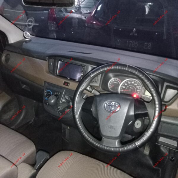 Toyota Calya E - Gambar 4