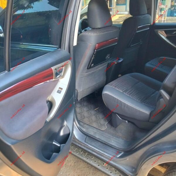 Toyota Innova 2.0 Q Bensin - Gambar 5
