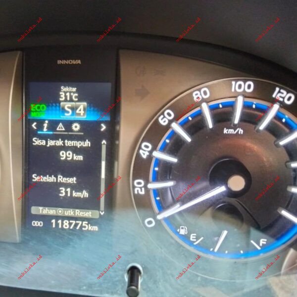 Toyota Innova 2.0 Q Bensin - Gambar 6