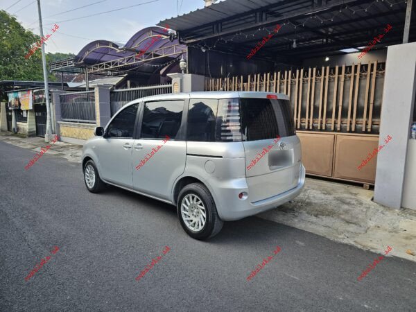 Toyota Sienta Build Up - Gambar 5