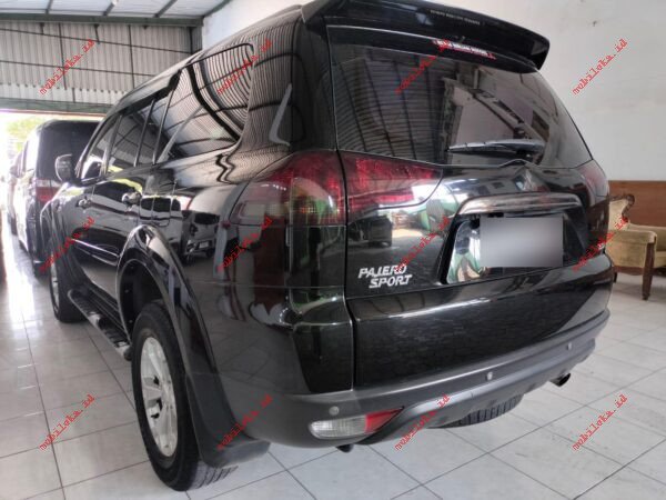 Mitsubishi Pajero Dakar - Gambar 3