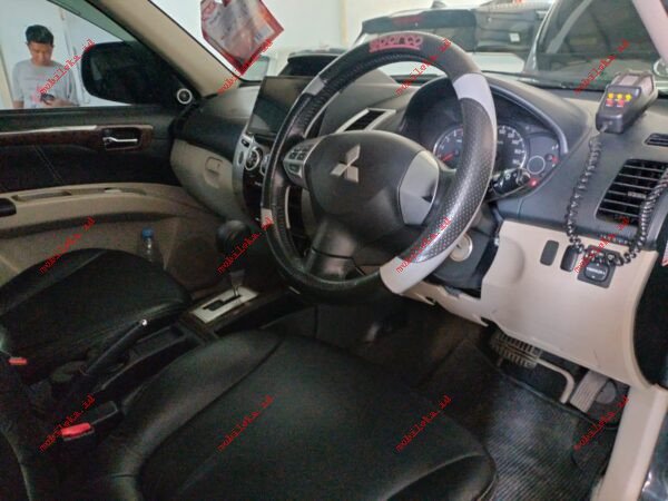Mitsubishi Pajero Dakar - Gambar 5