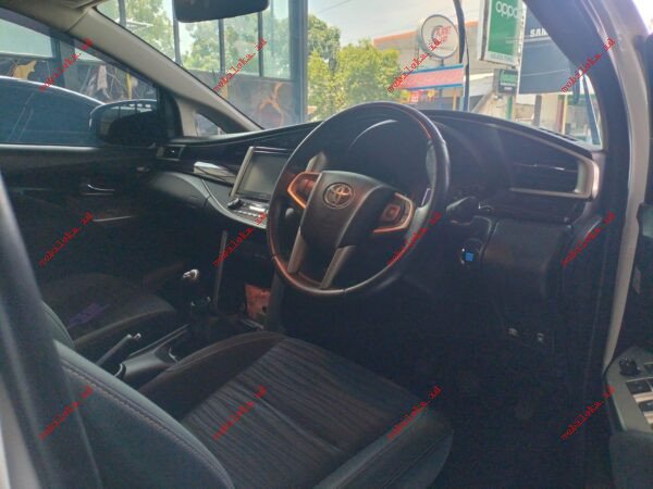 Toyota Innova Type Q - Gambar 4