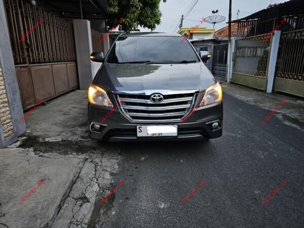 Toyota Innova V - Gambar 2