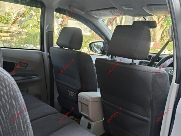 Toyota Avanza 1.3 G - Gambar 2