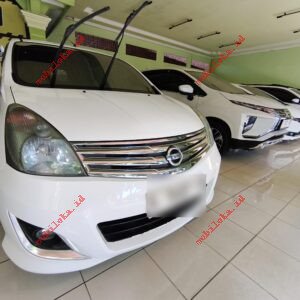 Nissan Grand Livina XV