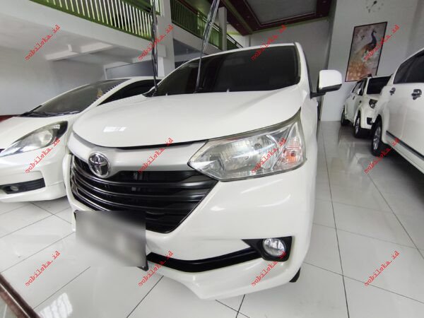 Toyota Avanza E