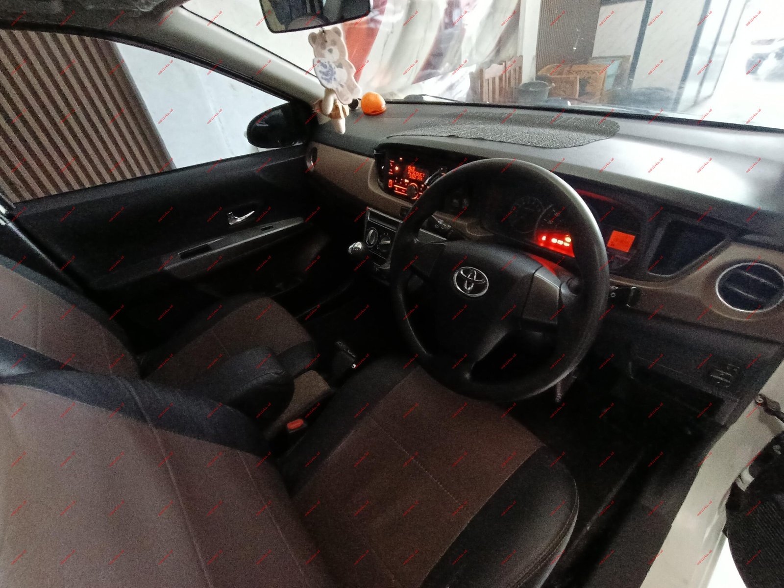 Toyota Calya G - Gambar 6