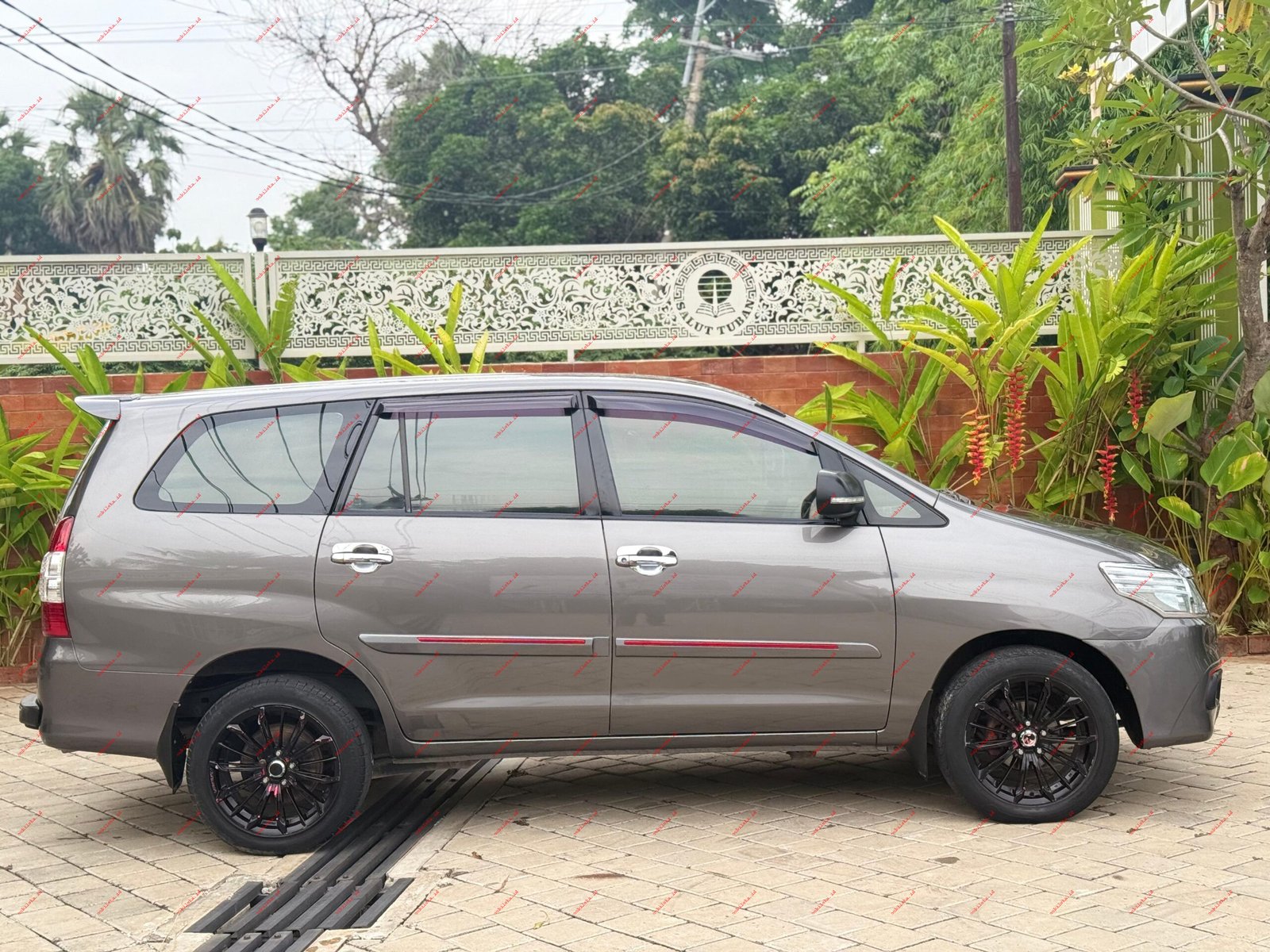 Toyota Innova G - Gambar 2
