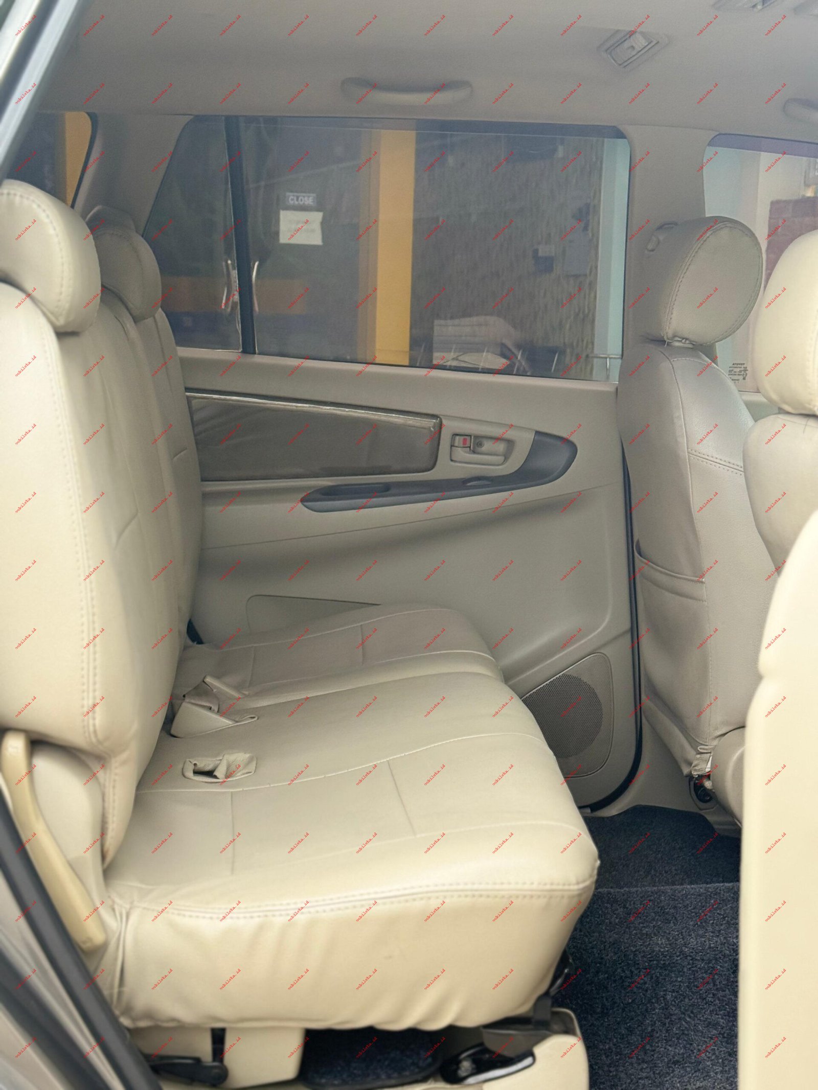 Toyota Innova G - Gambar 4