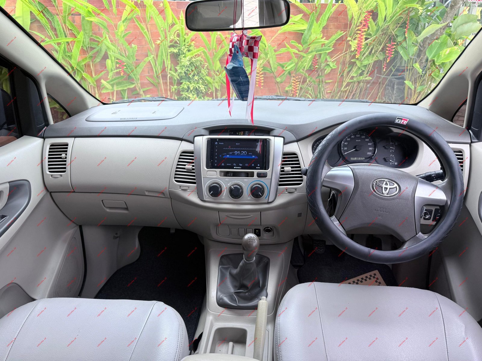 Toyota Innova G - Gambar 6