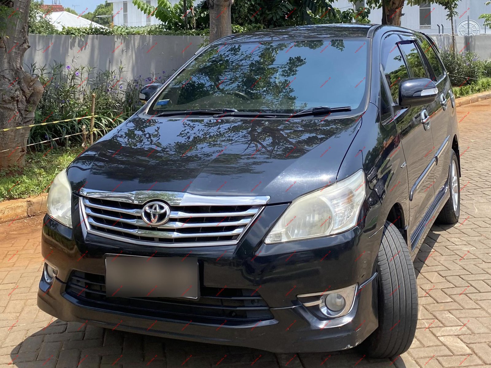 Toyota Innova Luxury