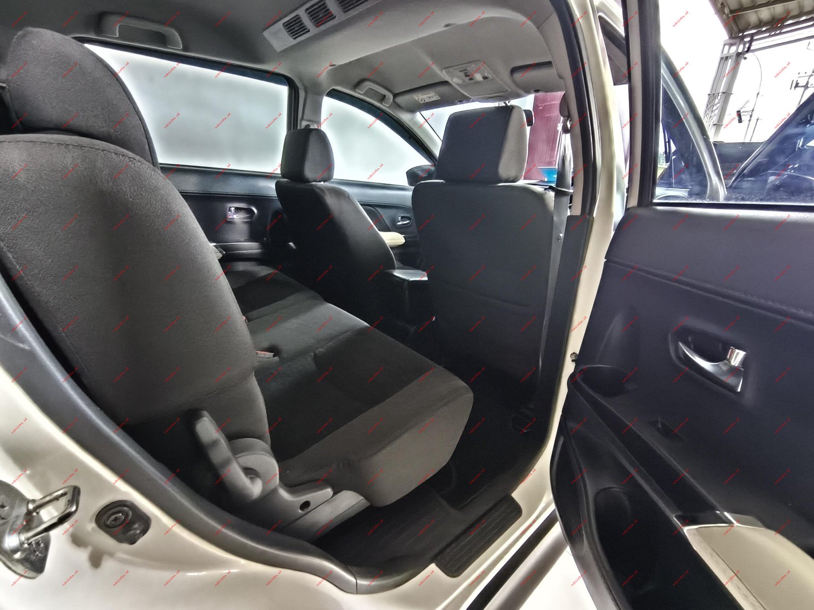 Toyota Rush S TRD - Gambar 4