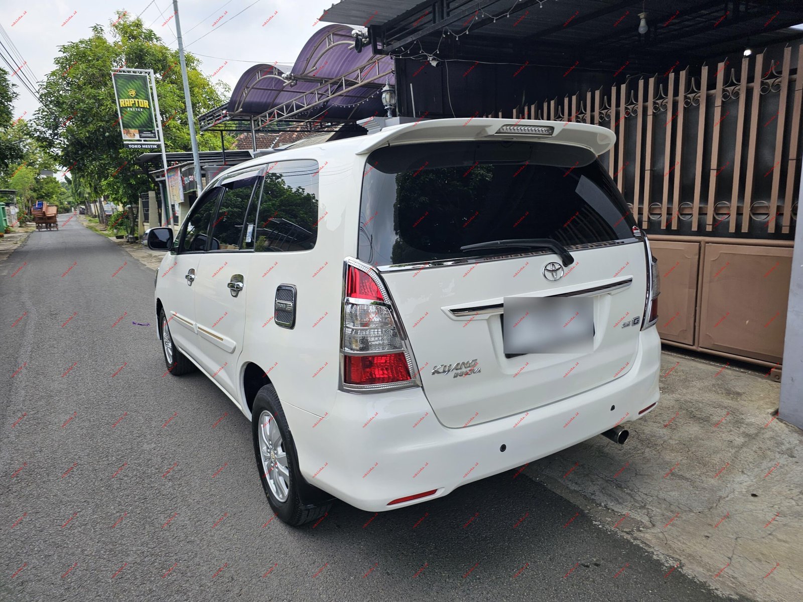 Toyota Innova G - Gambar 4